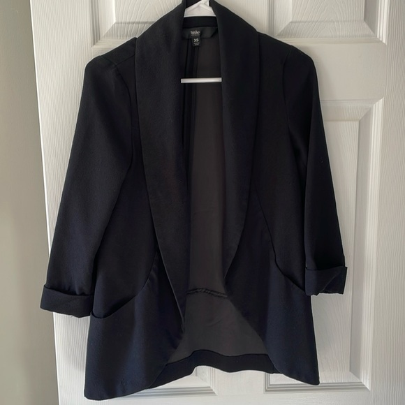 Women’s Blazer with Pockets! - Picture 1 of 6